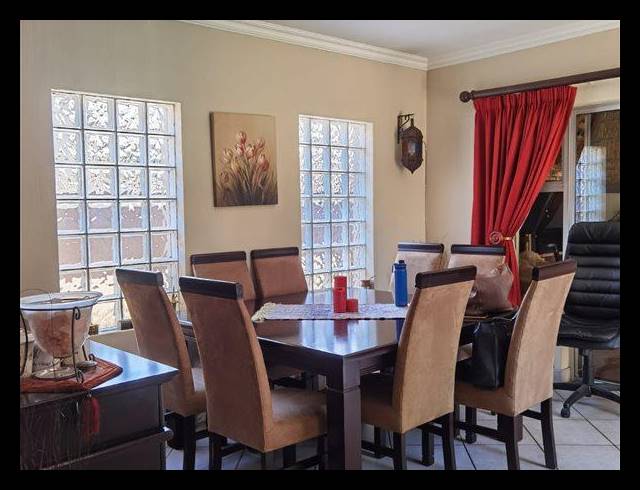 3 BEDROOM HOUSE FOR SALE IN VAN RIEBEECK PARK
